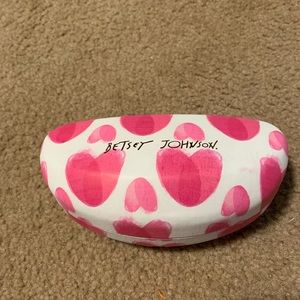 Betsey Johnson  Hard Cover Sun Glasses Case